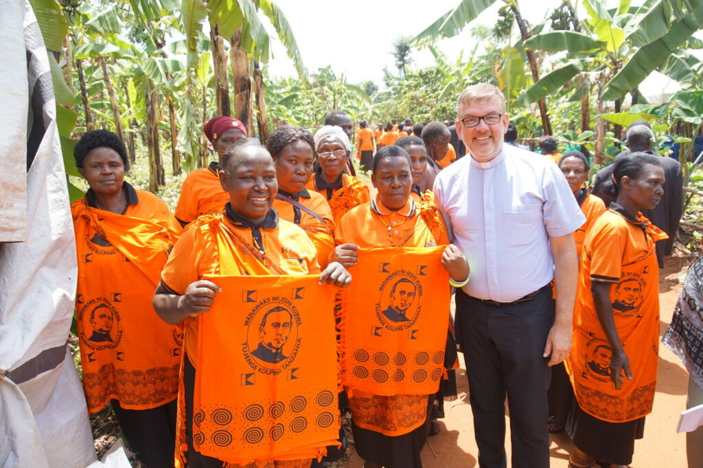 Ende September reiste Generalpräses Msgr. Christoph Huber nach Tansania, um sich einen Überblick über die Verbands- und Projektarbeit zu verschaffen.
