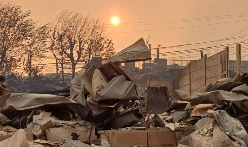 Kolping Chile hilft den Opfern der Brandkatastrophe, die seit Anfang Februar weite Regionen an der Küste zerstört hat. Tausende Menschen haben ihr Zuhause verloren, es gibt über 122 Tote.